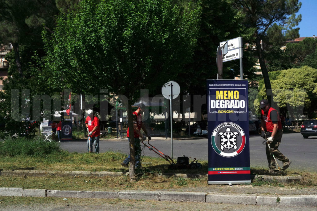 Intervento militanti CasaPound Terni ripuliscono tre aree verdi