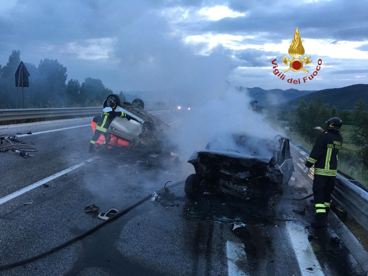 Incidente mortale a Gualdo Tadino, tre morti, una persona carbonizzata