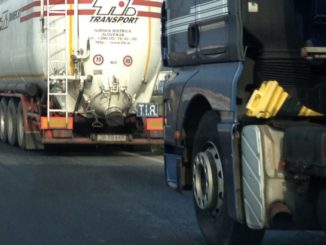 Mezzo pesante sbanda sulla E45, tutto bloccato, 12 chilometri di coda