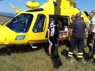 Incidente montagna cade ciclista sul Penna ferito subito in ospedale con elicottero