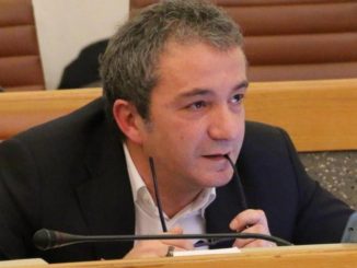 Cartelle non pagate, così l'assessore Calabrese si sfoga su Facebook