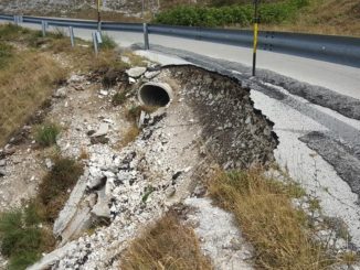 Strada Val di Ranco Sigillo Montecucco, da tre anni una pericolosa frana