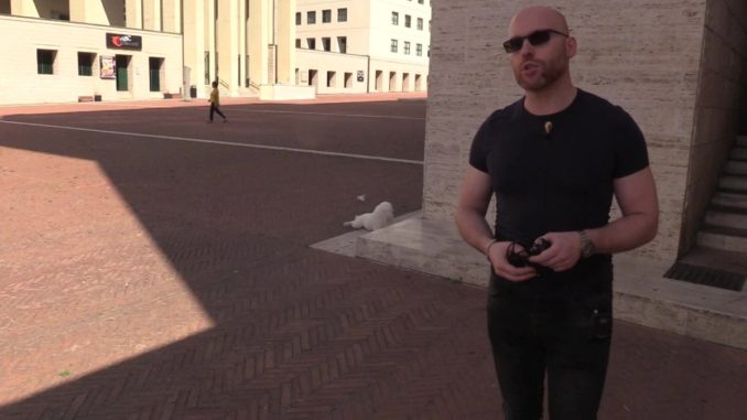 Denuncia l'ennesimo bivacco a Fontivegge, Lorenzo Brunetti aggredito