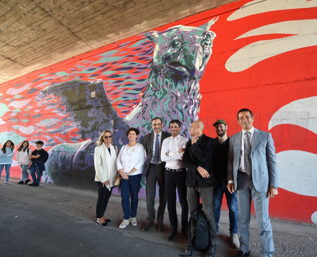 Il Grifo e il Leone, ecco la nuova street art nel sottopasso E45