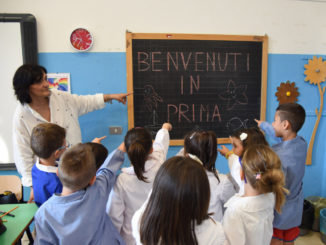 Primo giorno di scuola il sindaco Romizi incontra gli studenti