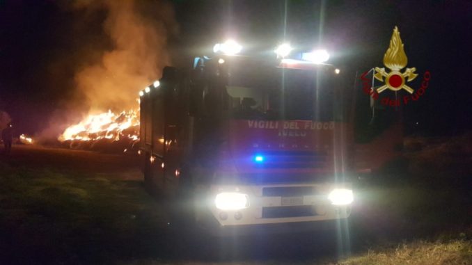 Incendio in appartamento a Perugia, tre intossicati, muore il gatto