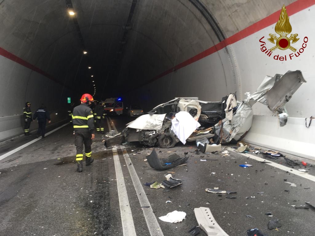 Incidente mortale Valfabbrica, una persona perde la vita, ci sono feriti