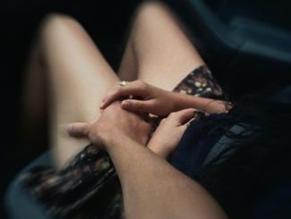 Molestatore che ha erezione, sono sette le studentesse importunate