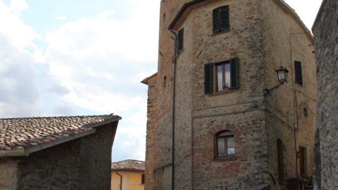 18 e 21 luglio a Montone "La Battitura" e la "Corsa di Braccio". Tra sport e tradizioni che si rinnovano, continua il calendario degli eventi