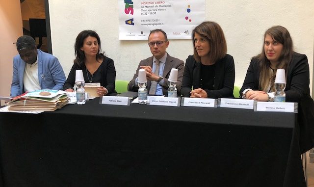 A spasso con le dita, inaugurata la nuova mostra allestita al Post