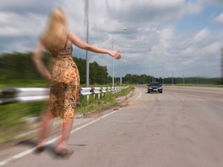 Dà passaggio a straniera, ricattato, hai fatto sesso con minore, ma non è vero