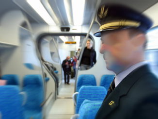 E’ senza biglietto, insulta e minaccia capotreno, solo denuncia per lui