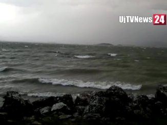 Maltempo, vento e pioggia, surfisti in difficoltà al Lago Trasimeno
