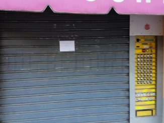 Sparatoria nella notte a Ponte Felcino dopo furto tabaccheria, un morto