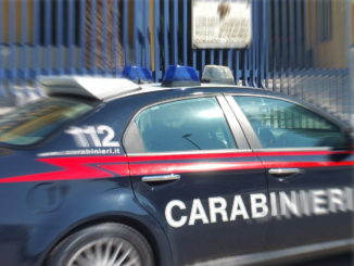 Nascondevano cocaina nelle campagne, nei guai un 23enne e un minorenne