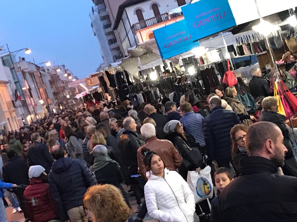 Gli Ambulanti di Forte dei Marmi, domenica a Perugia e sabato a Umbertide