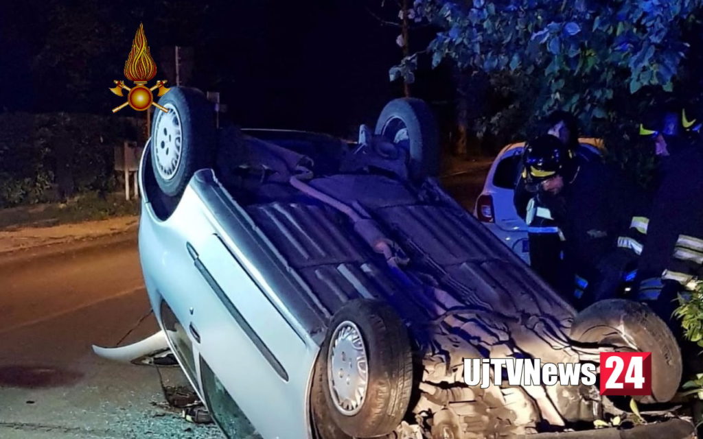 Incidente stradale all'alba a Ponte San Giovanni di Perugia, auto si ribalta, ferita una ragazza