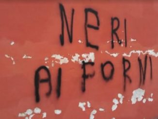 Scritte razziste, sessiste, volgari e offensive, cancellate per la terza volta