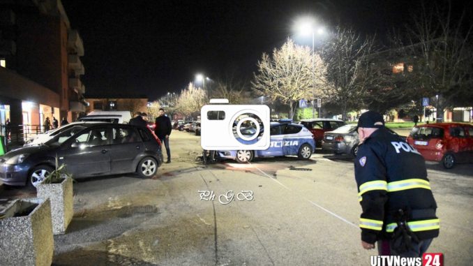 Audi sperona auto polizia, caccia alla banda [LE FOTO]