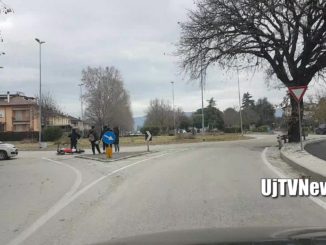 Incidente a Bastia Umbra tra auto e motocicletta, coinvolto un minore