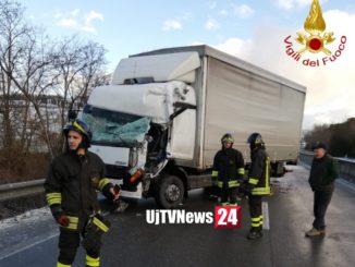 Ancora incidenti stradali causa ghiaccio, scontro tra mezzi pesanti, un ferito