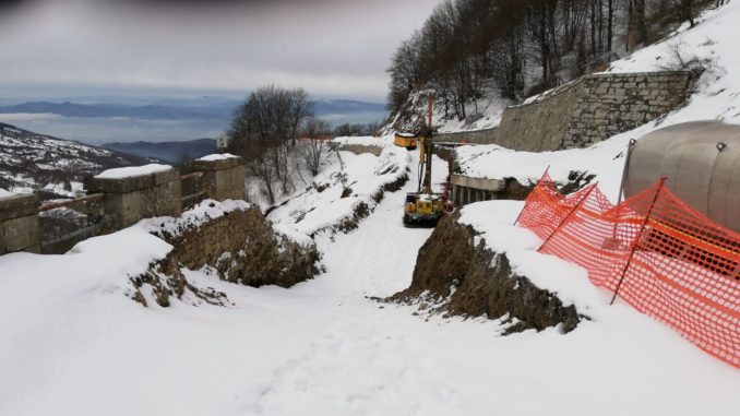 Anas, lavori stradali nella 73bis proseguono con pioggia e vento