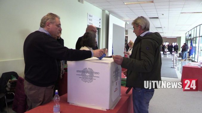 Elezioni consiglio provinciale di Perugia e Terni, alle 12 ha votato il 37 per cento