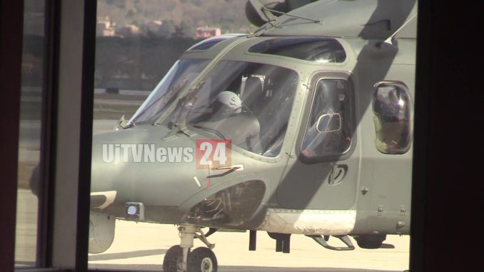 Foto gallery dell'elicottero che ha effettuato atterraggio di emergenza