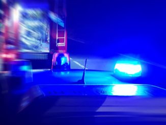 Roulotte in fiamme Foligno, incendio campo rom, Carabinieri, no dolo