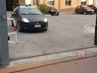 Ferisce la madre con martello, la donna era riuscita a telefonare al nipote