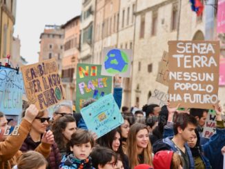 Sciopero globale per clima Fridays for future, Legambiente e non solo, in piazza Perugia