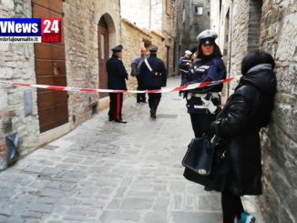 Omicidio Gubbio, uccide il marito a coltellate, in corso le indagini