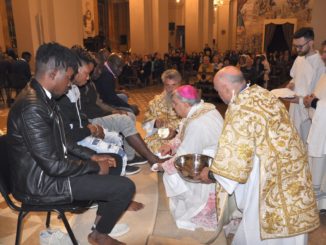 Cattedrale Terni, lavanda dei piedi a 12 immigrati africani