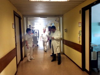 Lite per le carte, condizioni del 71enne sono stabili