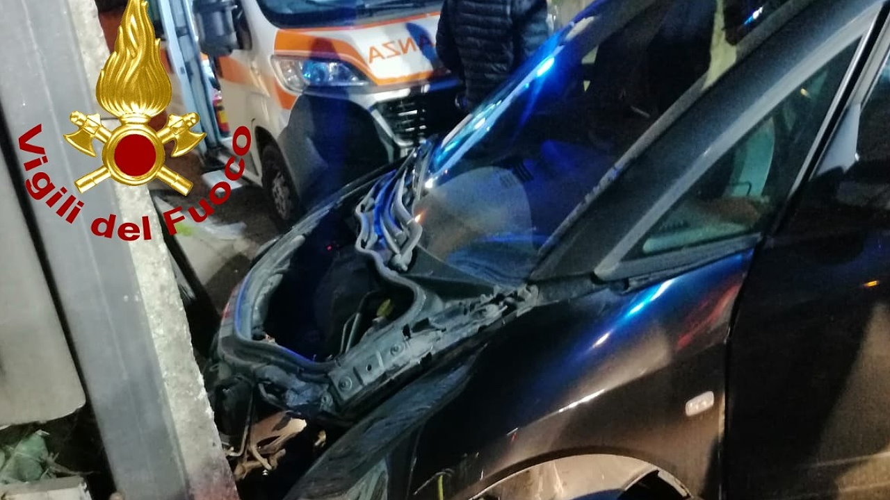 Due incidenti stradali nella notte e all'alba, con feriti, alle porte di Perugia