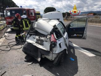 Scontro tra auto e mezzo pesante sulla E45, c'è un ferito