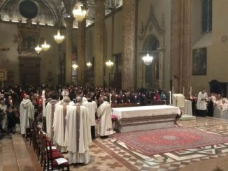 Perugia, celebrata la Santa Messa della Veglia di Pasqua