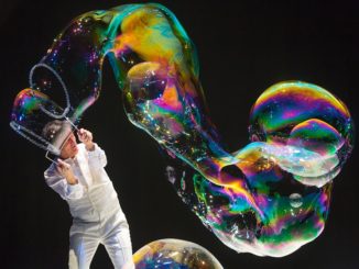 Experiències di PEP BOU al Teatro Morlacchi di Perugia, il 30 Aprile