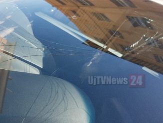 Vandalizzata auto di un cameraman, parabrezza spaccato, forse dolo?