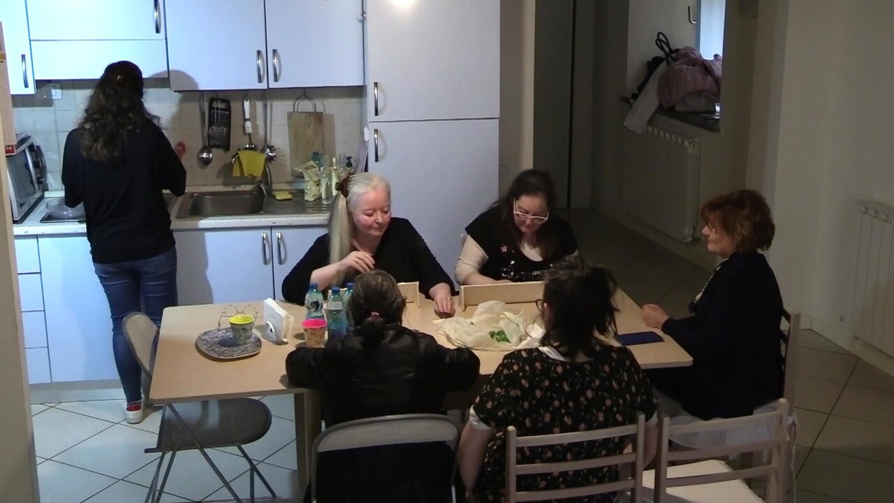 Storie di confine Cohousing ciao mamma e papà, vado a vivere da sola (S.Carnevali)