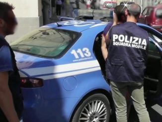 Tossico e violento picchia compagna e minaccia padre, vuole soldi per droga