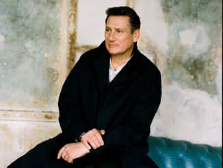 17 maggio, Tony Hadley al Centro Commerciale Collestrada