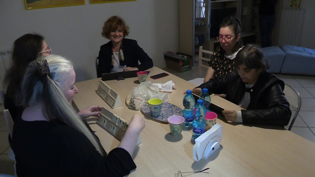 Storie di confine Cohousing ciao mamma e papà, vado a vivere da sola (S.Carnevali)