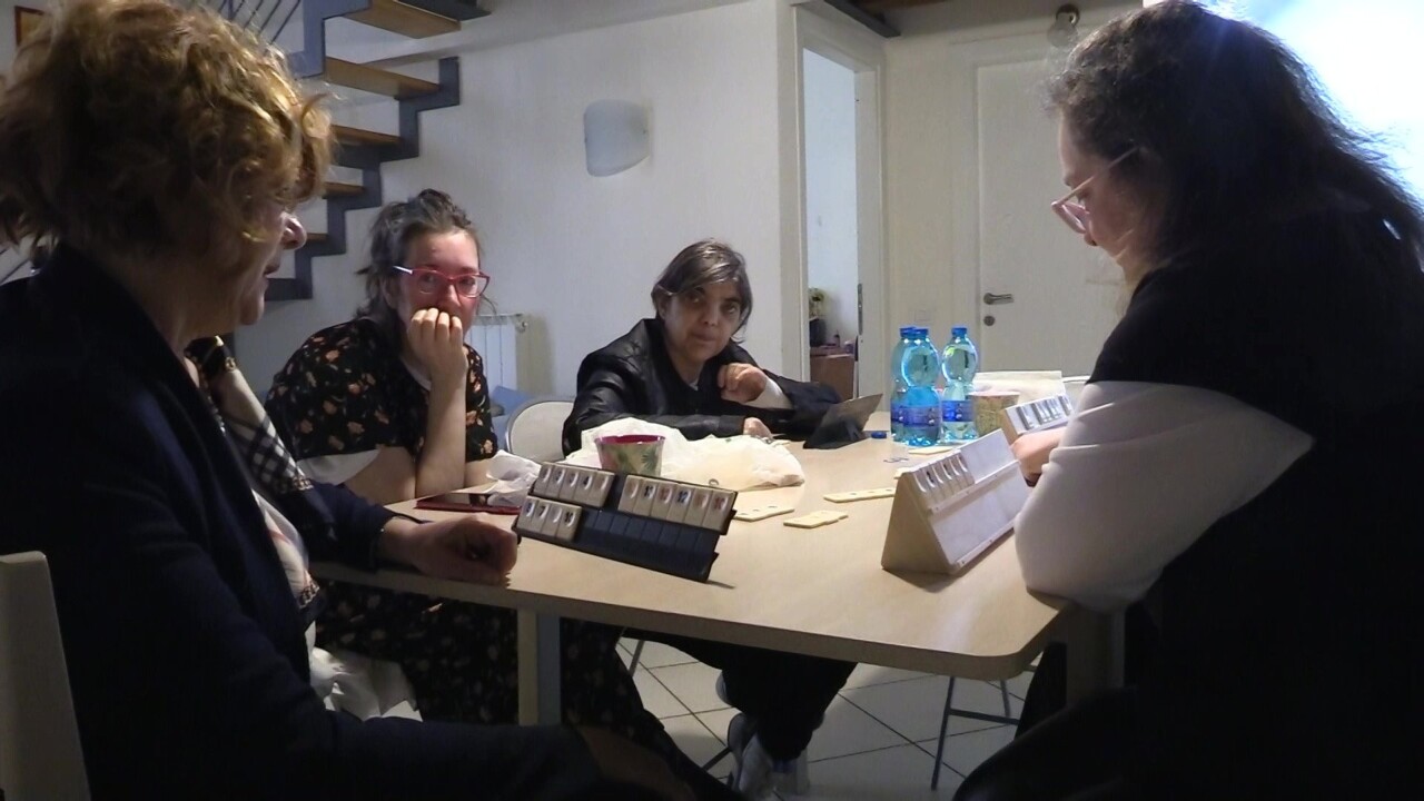 Storie di confine Cohousing ciao mamma e papà, vado a vivere da sola (S.Carnevali)