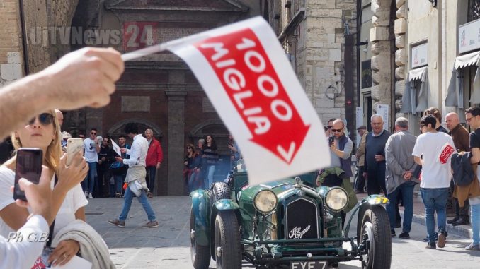 La Mille Miglia è passata da Perugia, ecco le auto storiche