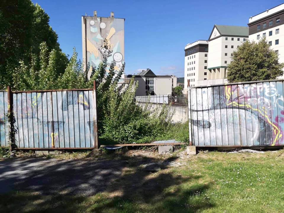 Il terreno che non a Piazza del Bacio Fontivegge va messo subito in sicurezza