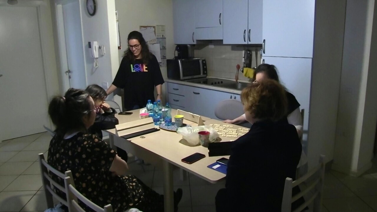 Storie di confine Cohousing ciao mamma e papà, vado a vivere da sola (S.Carnevali)