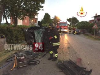 Doppio incidente stradale all'alba, ragazza incastrata tra le lamiere, è grave