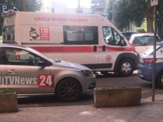 Bimbo rischia di annegare in piscina, denunciata donna per lesioni colpose