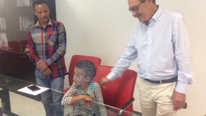 Equipe chirurgica ospedale Perugia restituisce udito a bambina eritrea
